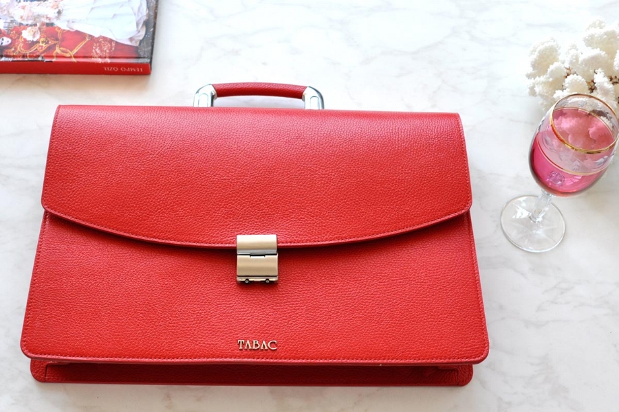2520400 - LEATHER BRIEFCASE- RED