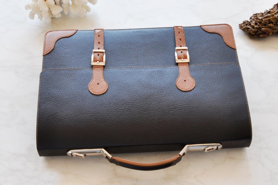 2211613 - LEATHER BRIEFCASE