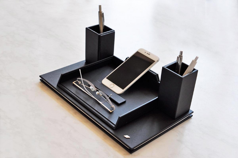 36211 - LEATHER , PHONE AND GLASSES HOLDER
